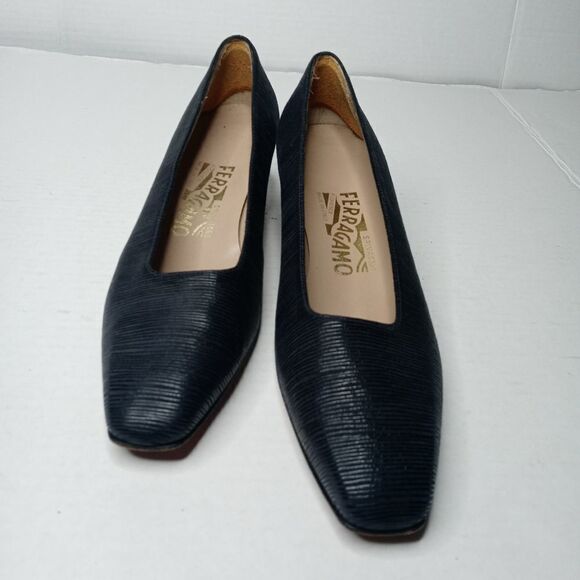 Salvatore Ferragamo black heels size 7.5 - Picture 4 of 9